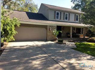 803 Midway Dr, Fremont, OH 43420