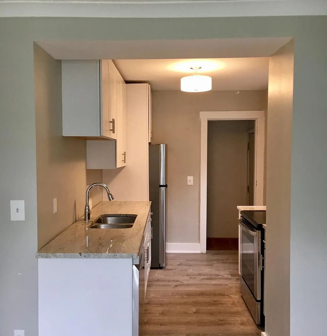 468 E Cambourne St — Photo 3