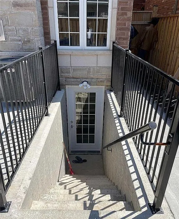 Building Photo - 75 Morningside Dr #BASEMENT