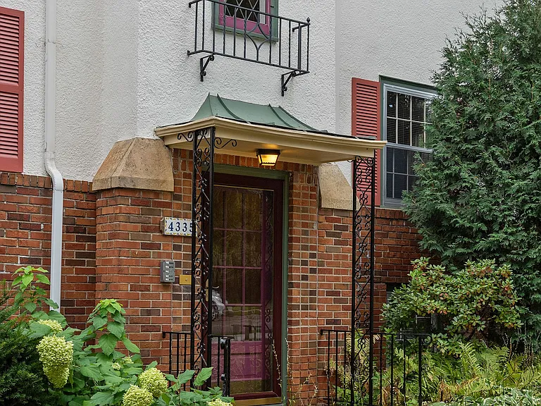 4335 York Ave S #5 — Photo 2