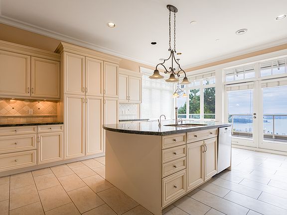 4th image of 2348 Constantine Pl