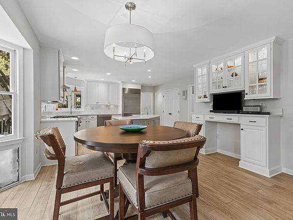 5th image of 2210 Traies Ct