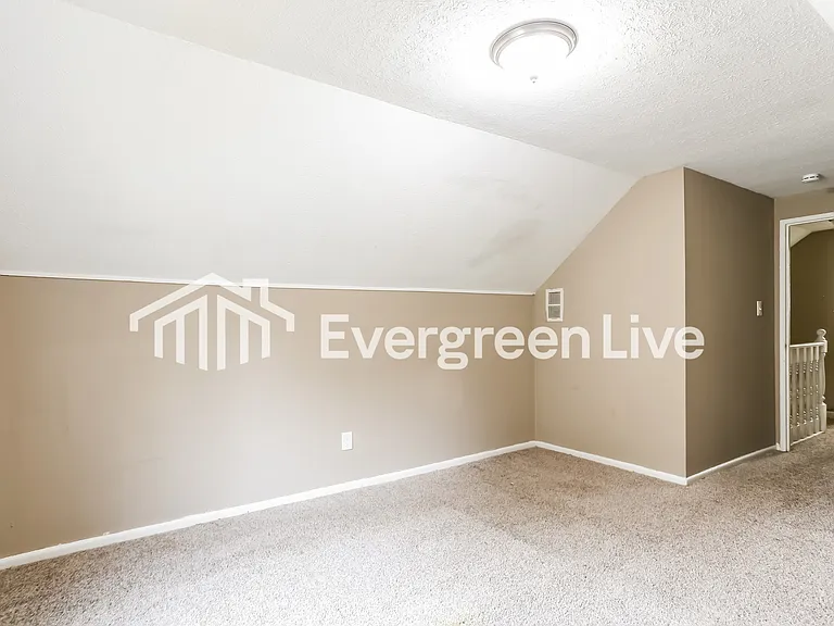 894 Antwerp Rd — Photo 11