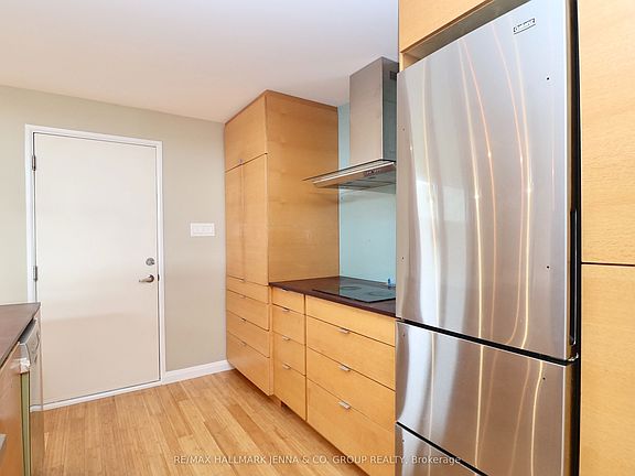 4th image of 331 Osgoode St #3
