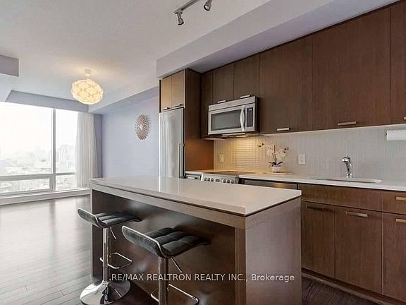 4th image of 295 Adelaide St W #2003