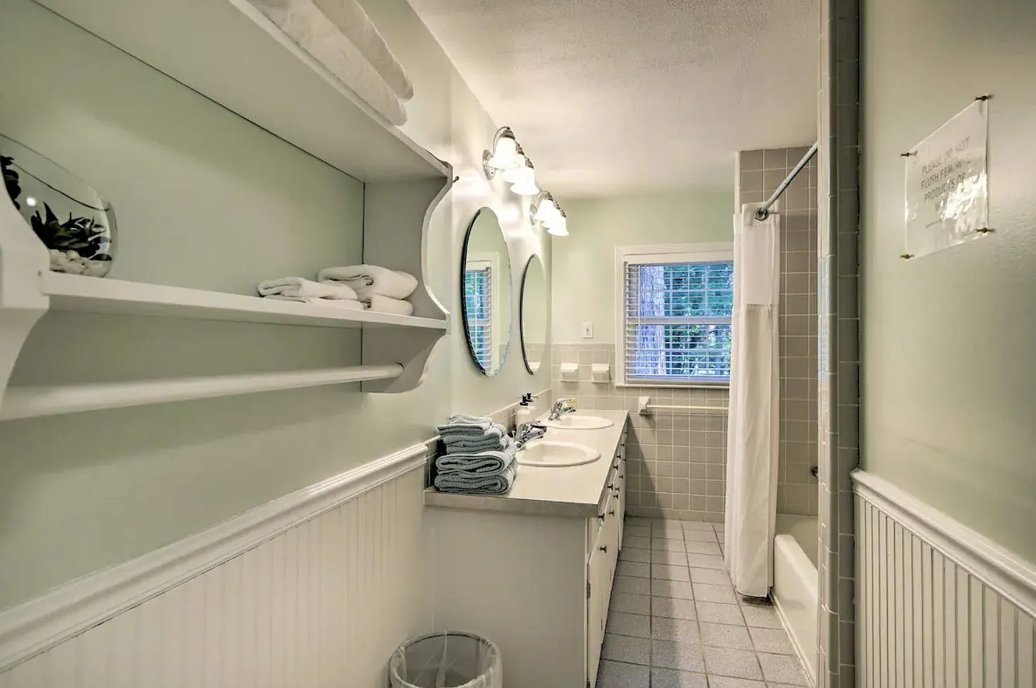 4 bed, 3.0 bath, 2500 sqft, $1,364 — Photo 2