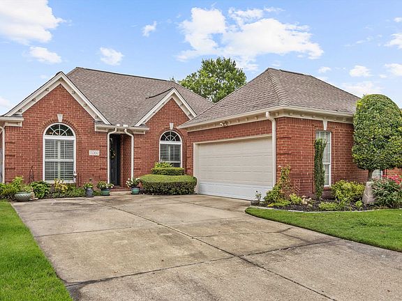 3rd image of 5560 Fountain Bay Dr