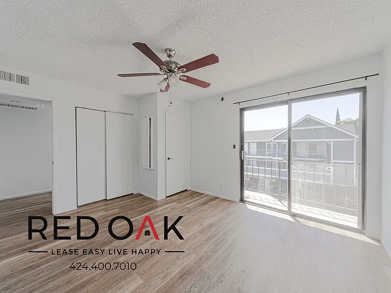7340 Haskell Ave #104 — Photo 6