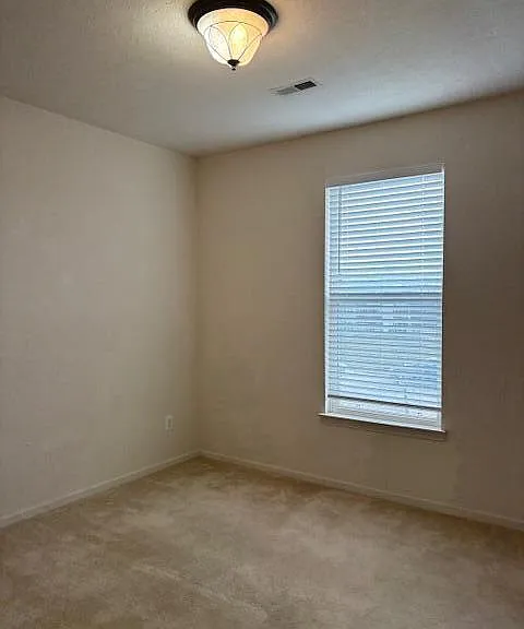 1452 Fox Pointe Cir — Photo 9