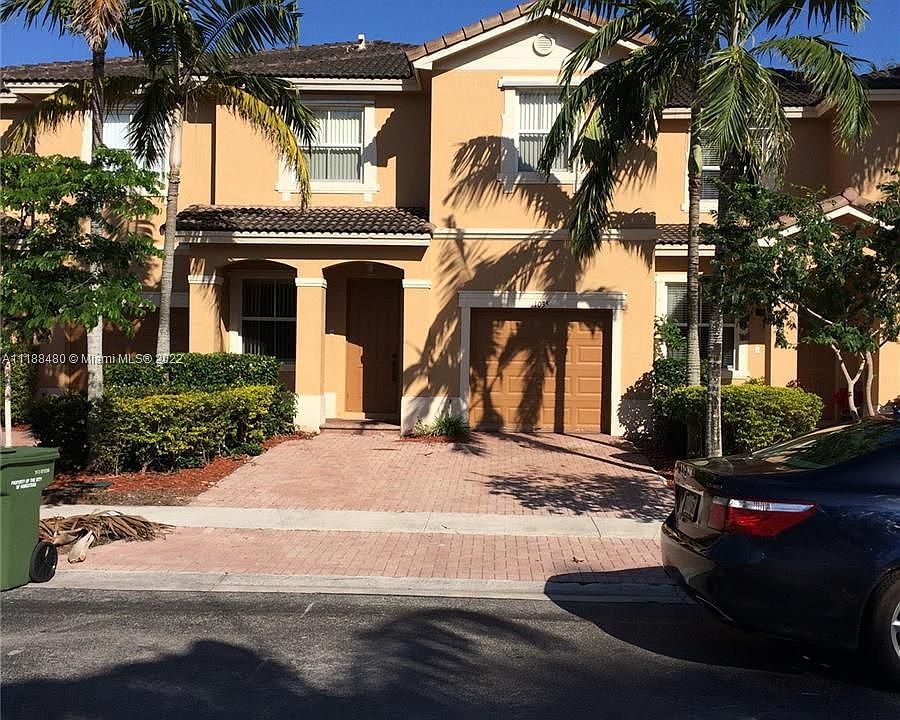 1st image of 1035 NE 41st Pl #1035
