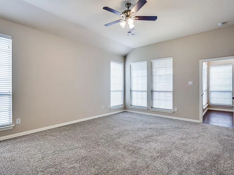 205 Chester Dr — Photo 15