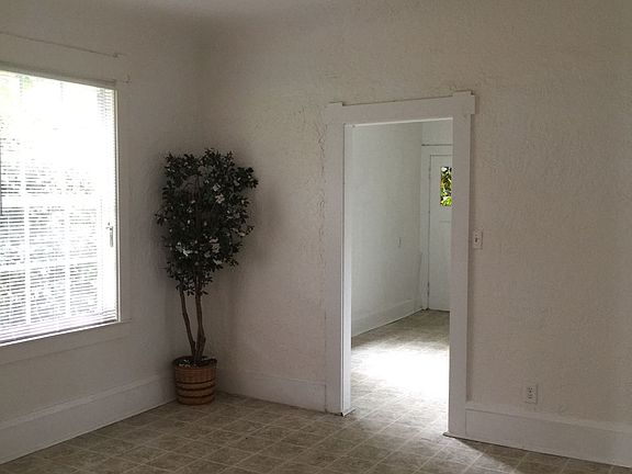 5th image of 737 N Clara Ave
