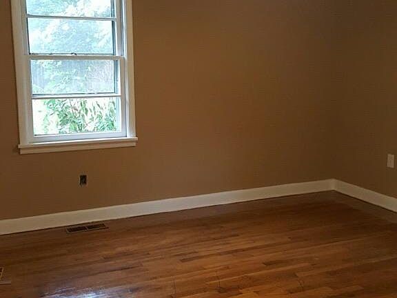 4th image of 31 Prince Dr