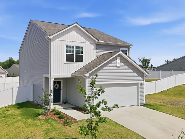 720 Shepard Rock Dr, Zebulon, NC 27597
