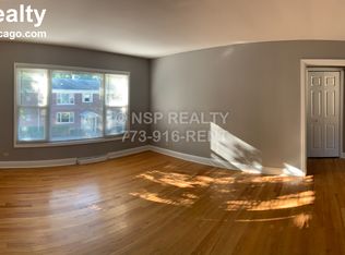 1155 Deerfield Rd APT B, Deerfield, IL 60015