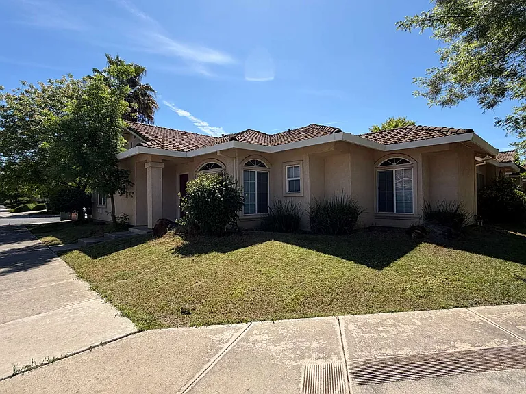 3586 Gateway Pl — Photo 5