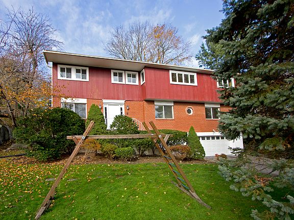 3rd image of 1 McKenna Pl