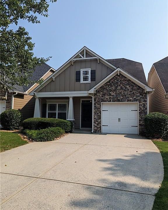 1st image of 155 Oakmont Dr