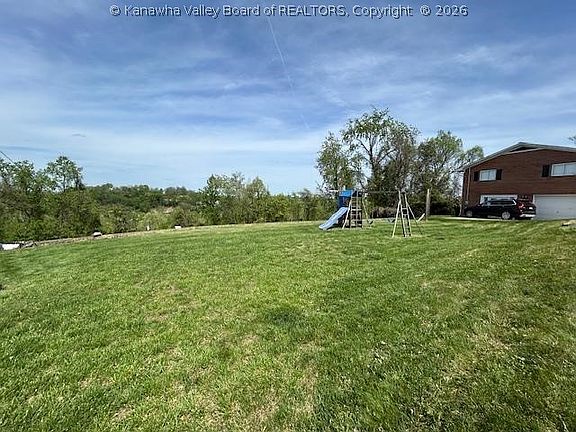 3rd image of 1520 Knob Rd