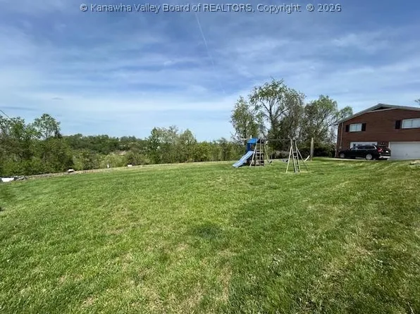 1520 Knob Rd, Charleston, WV 25314