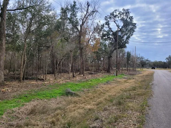 455 Finley Court, Sweeny, TX 77480
