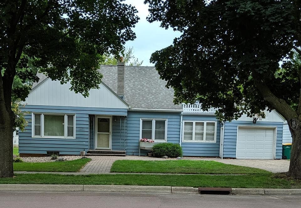 1st image of 508 9th St N