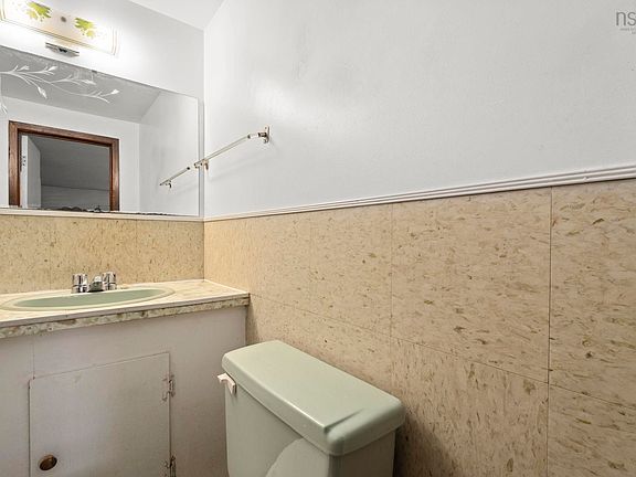 5th image of 54 Sunnybrae Ave