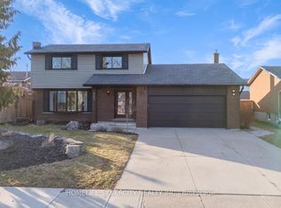 203 Montmorency Dr, Hamilton, ON L8K 5H3