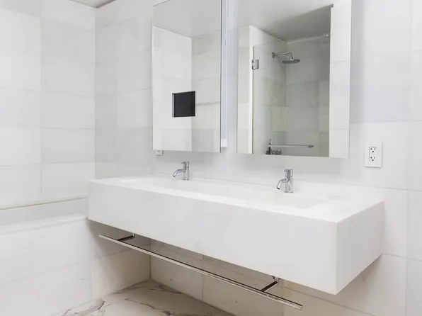 400 East 67th Street image 7 of 17