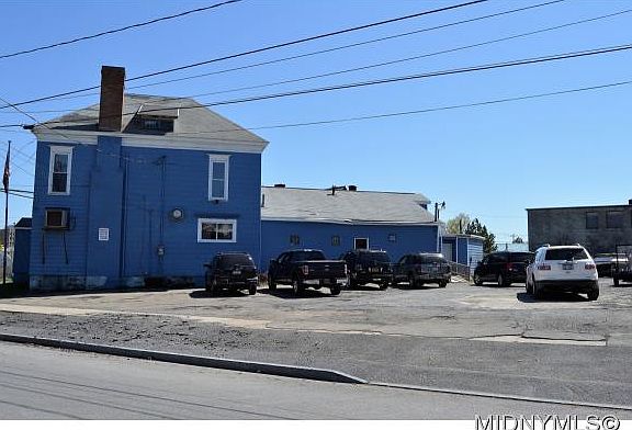3rd image of 1105 Park Ave