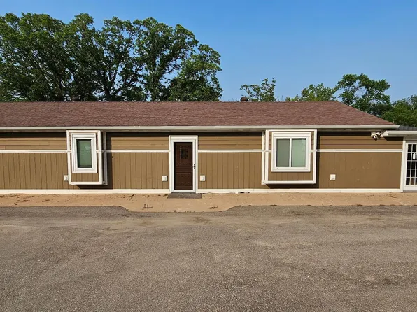 20481 Oakwood Dr, Fergus Falls, MN 56537