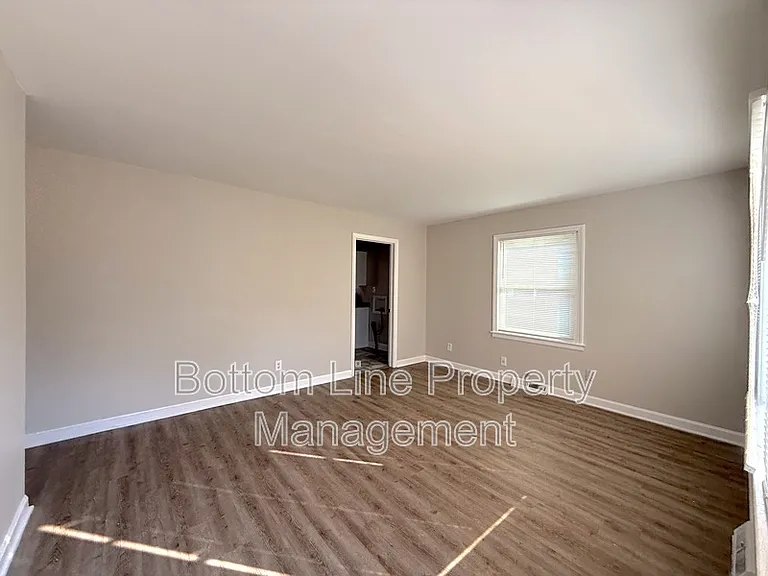 1408 Dean St — Photo 2