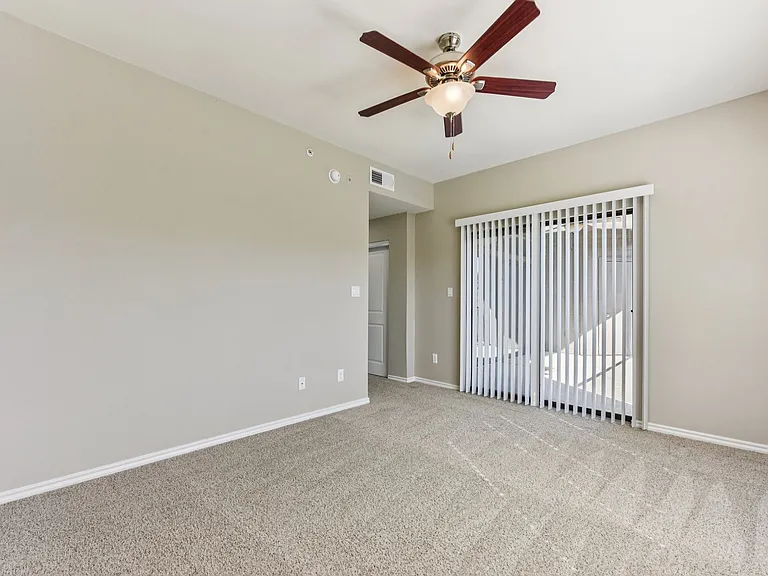 Waters Edge Apartment Homes — Photo 107