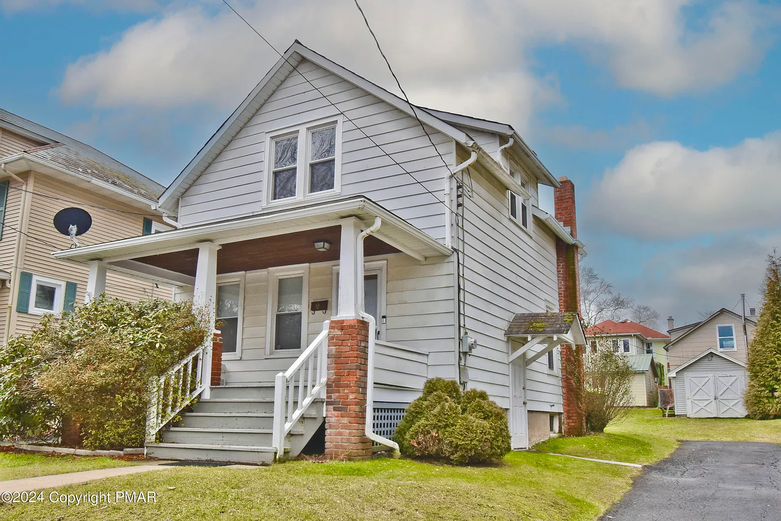 519 Queen St photo 1