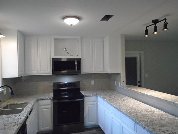 4th image of 13445 Leaning Oaks Dr