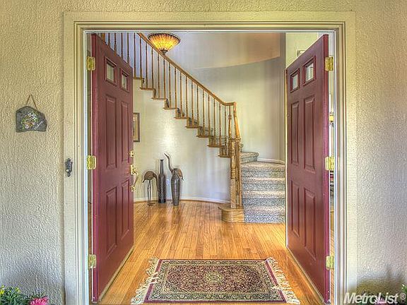 2nd image of 5018 Beechwood Ct
