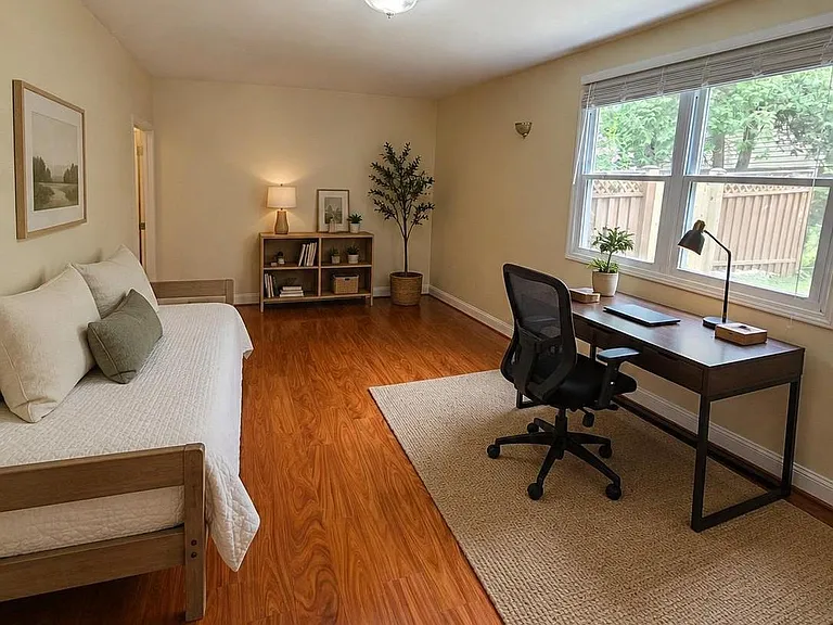 8913 Cromwell Dr — Photo 9
