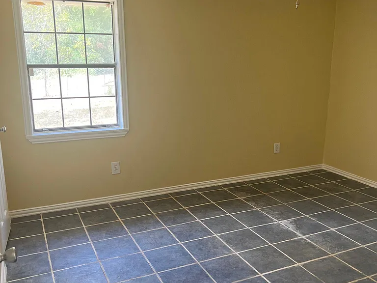 310 Boehm Cir — Photo 15
