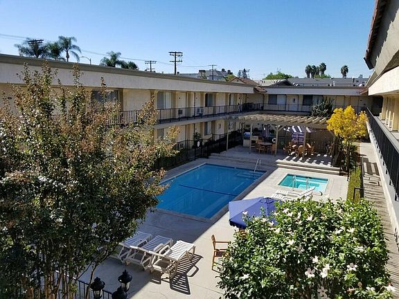 4th image of 18615 Burbank Blvd APT 210