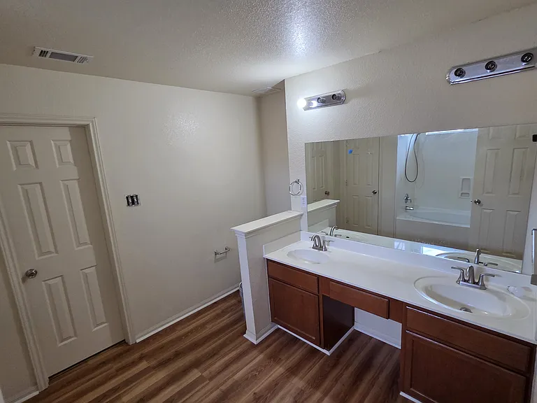 5109 Coach Stop Dr — Photo 17