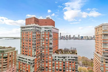 Rented by R New York