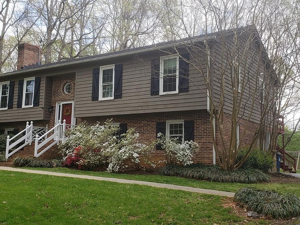 1st image of 90 Sparrow Dr