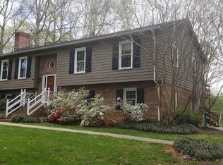 90 Sparrow Dr, Lynchburg, VA 24502