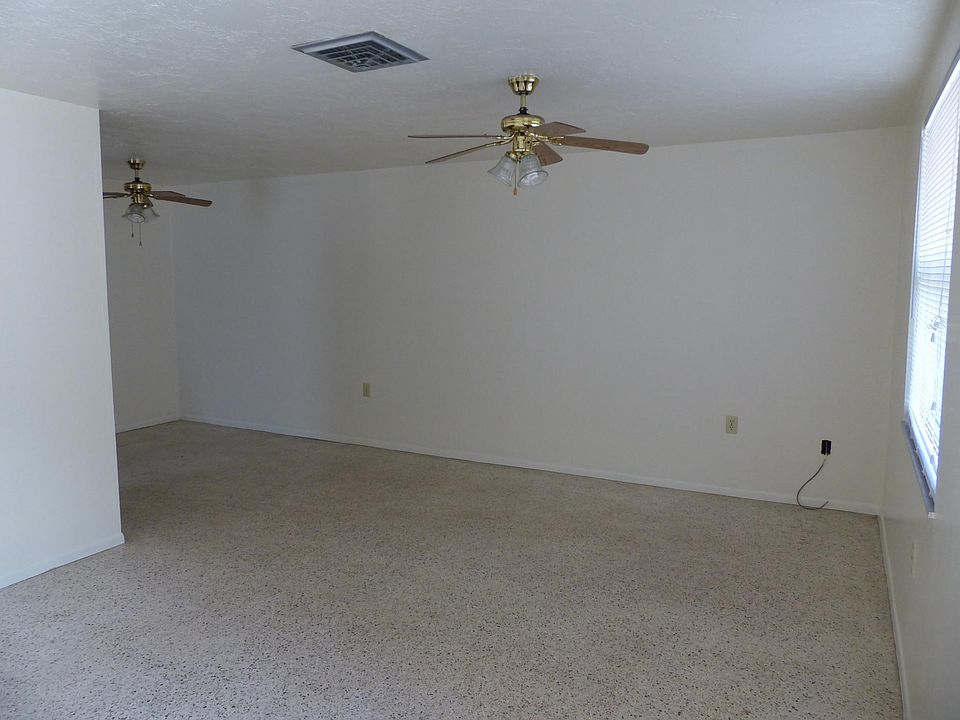Looking in from front door toward dining area.