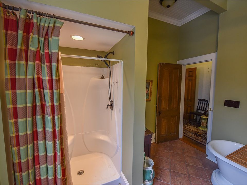 34th image of 507 N Main St