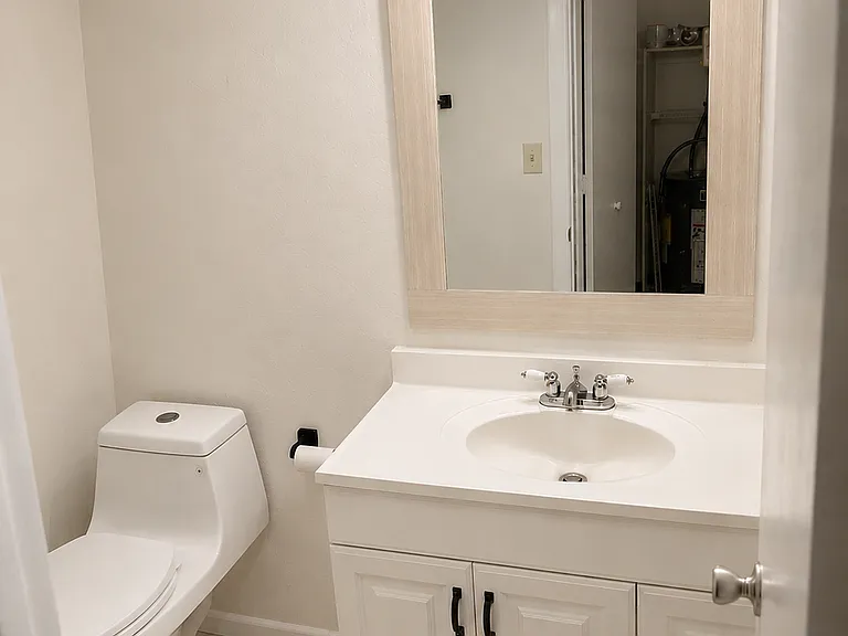 2921 SW 87th Ave #510 — Photo 3