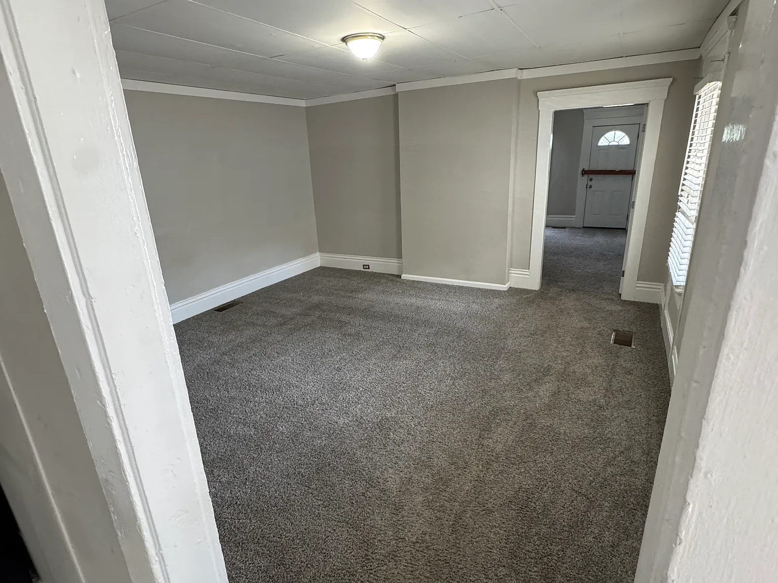 3 bed, 1100 sqft, $1,350 — Photo 3