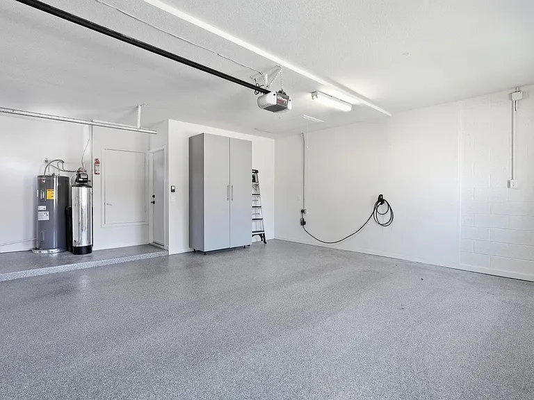 5623 E Claire Dr — Photo 38