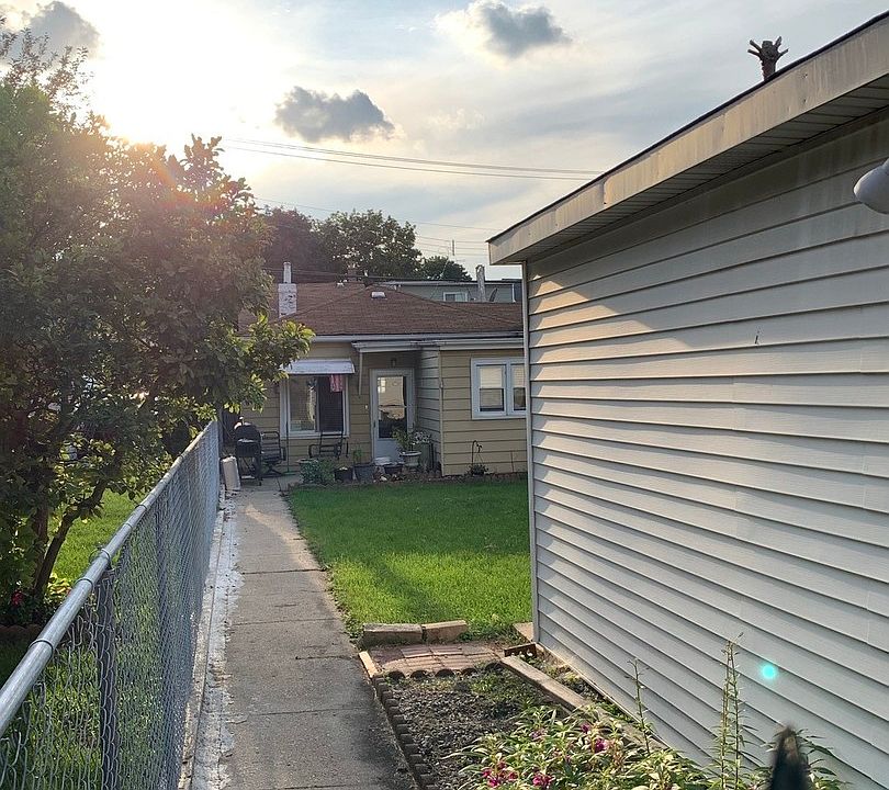 2nd image of 2740 N Normandy Ave