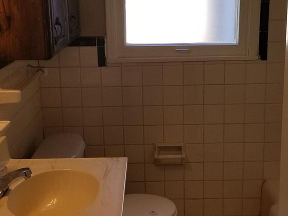 5th image of 1307 Carlisle Ct